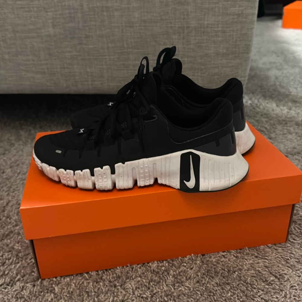 Women’s Nike free Metcon 5